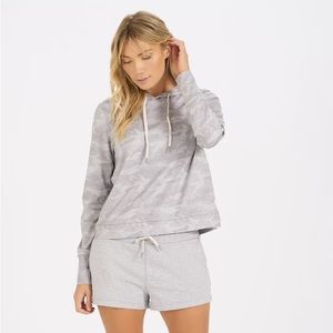 Vuori halo essential hoodie